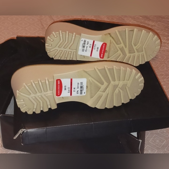 Boots - Picture 5 of 5